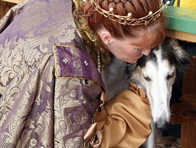 A farewell kiss from the Queen